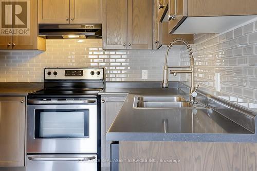 71 Tabaret Crescent, Oshawa, ON - Indoor Photo Showing Kitchen With Stainless Steel Kitchen With Double Sink With Upgraded Kitchen