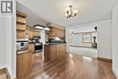 1935 Canard Drive, Lasalle, ON - Indoor Photo Showing Kitchen