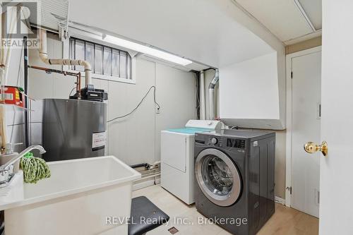 1 Laval Avenue, Welland (Lincoln/Crowland), ON - Indoor Photo Showing Laundry Room