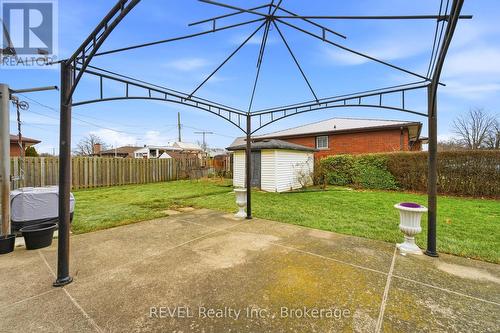 1 Laval Avenue, Welland (Lincoln/Crowland), ON - Outdoor