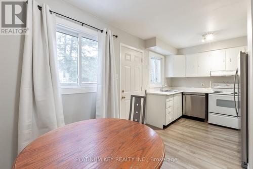 70 - 700 Exeter Road, London South (South X), ON - Indoor Photo Showing Kitchen