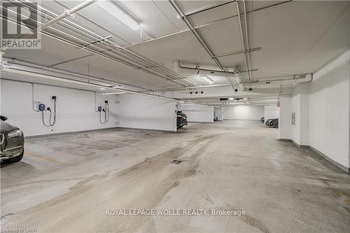1604 - 50 Grand Avenue S, Cambridge, ON - Indoor Photo Showing Garage
