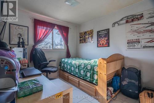 Bedroom 3 Upstairs - 38 Dougherty Crescent, Welland (N. Welland), ON - Indoor Photo Showing Bedroom