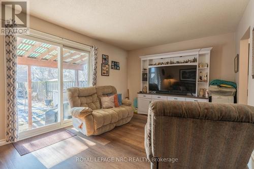 Bright Living Room with Back Yard Access - 38 Dougherty Crescent, Welland (N. Welland), ON - Indoor Photo Showing Living Room