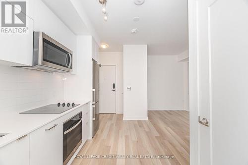 413 - 70 Princess Street E, Toronto, ON - Indoor Photo Showing Kitchen With Upgraded Kitchen