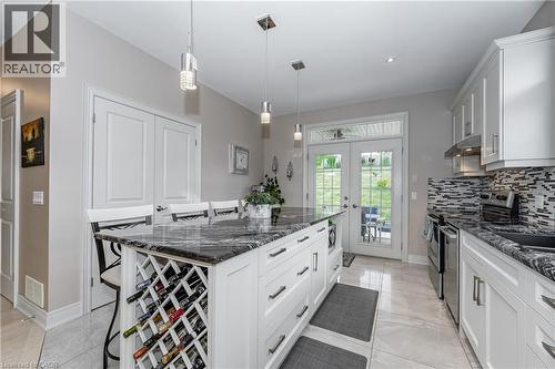 3985 Lower Coach Road, Fort Erie, ON - Indoor Photo Showing Kitchen With Upgraded Kitchen