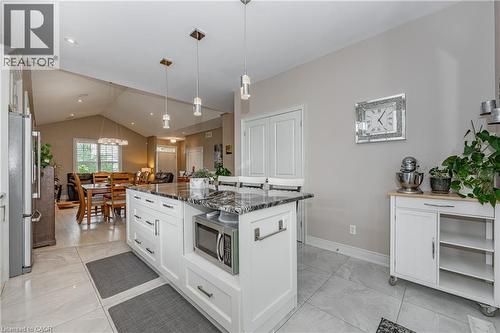 3985 Lower Coach Road, Fort Erie, ON - Indoor Photo Showing Kitchen With Upgraded Kitchen