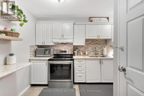 159 - 36 Hayhurst Road, Brantford, ON - Indoor Photo Showing Kitchen