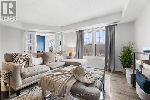 E12 - 1665 Nash Road, Clarington (Courtice), ON - Indoor Photo Showing Living Room