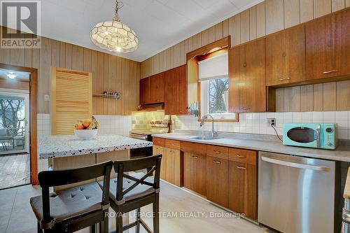 87 Russell Street E, Smiths Falls, ON - Indoor Photo Showing Kitchen