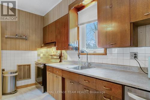 87 Russell Street E, Smiths Falls, ON - Indoor Photo Showing Kitchen