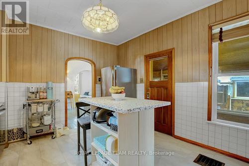 87 Russell Street E, Smiths Falls, ON - Indoor