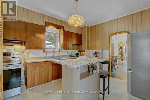 87 Russell Street E, Smiths Falls, ON - Indoor Photo Showing Kitchen