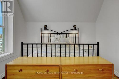 87 Russell Street E, Smiths Falls, ON - Indoor Photo Showing Other Room