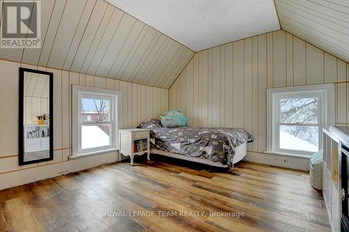 87 Russell Street E, Smiths Falls, ON - Indoor Photo Showing Bedroom