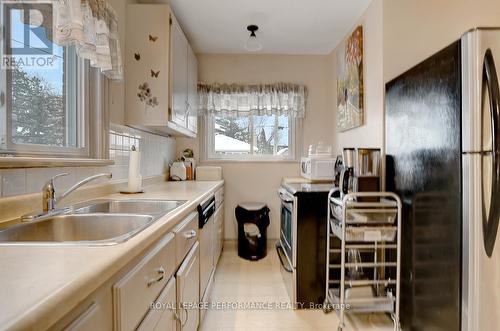 103 Glynn Avenue, Ottawa, ON - Indoor Photo Showing Kitchen With Double Sink