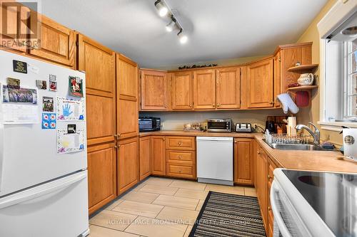 2111 County Road 2 Road E, Edwardsburgh/Cardinal, ON - Indoor Photo Showing Kitchen With Double Sink