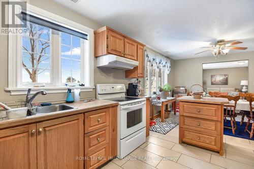2111 County Road 2 Road E, Edwardsburgh/Cardinal, ON - Indoor Photo Showing Kitchen