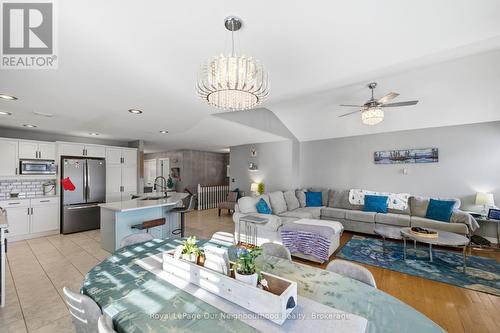 25 Klein Street, Port Hope, ON - Indoor Photo Showing Living Room