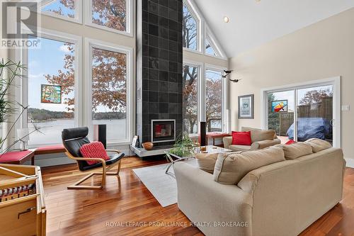 1682 Jackson Boulevard, Kingston (Kingston East (Incl Cfb Kingston)), ON - Indoor Photo Showing Living Room With Fireplace