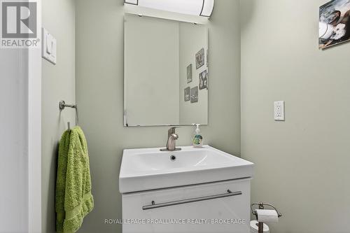 1682 Jackson Boulevard, Kingston (Kingston East (Incl Cfb Kingston)), ON - Indoor Photo Showing Bathroom