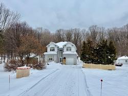 235 Rue Copeland  Lachute, QC J8H 3W8