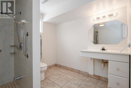 60 Hahn Avenue, Cambridge, ON - Indoor Photo Showing Bathroom