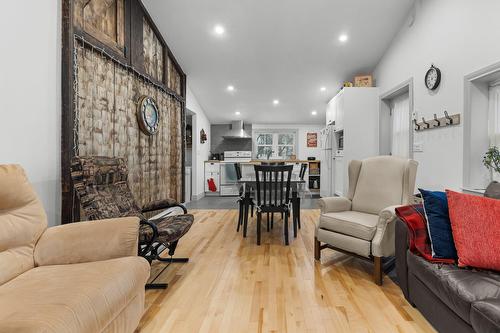 Logement - 178  - 182 67E Rue O., Québec (Charlesbourg), QC - Indoor Photo Showing Living Room