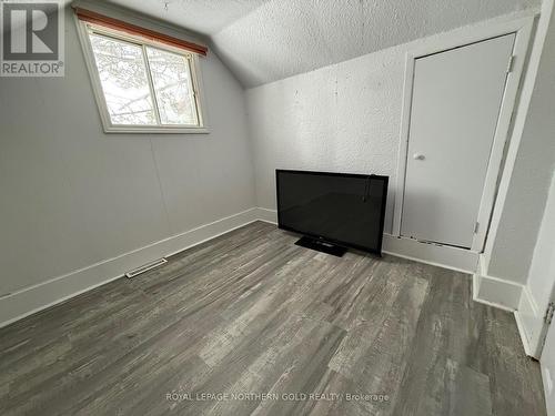 27 Rowan Avenue, Kirkland Lake (Kl & Area), ON - Indoor Photo Showing Other Room