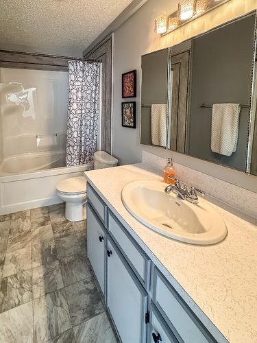 2001 7Th Street, Cranbrook, BC - Indoor Photo Showing Bathroom