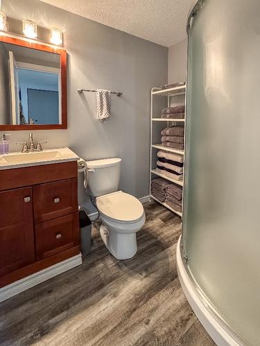2001 7Th Street, Cranbrook, BC - Indoor Photo Showing Bathroom