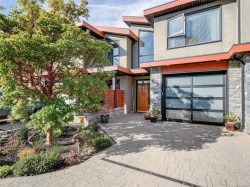 4-2350 Henry Ave  Sidney, BC V8L 2B5