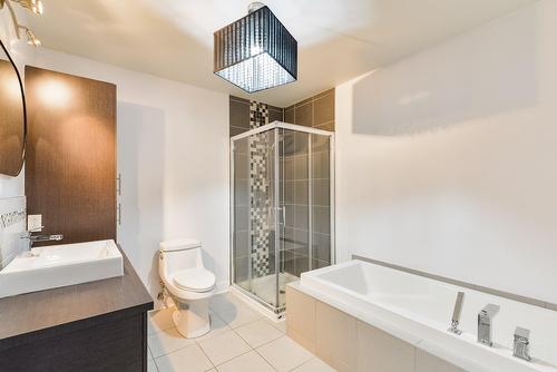 Salle de bains - 149 Rue Desormeaux, Saint-Jérôme, QC - Indoor Photo Showing Bathroom