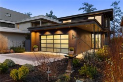 10383 Allbay Rd  Sidney, BC V8L 2N8