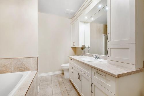 Salle de bains - 203-645 Rue Montmartre, Mascouche, QC - Indoor Photo Showing Bathroom