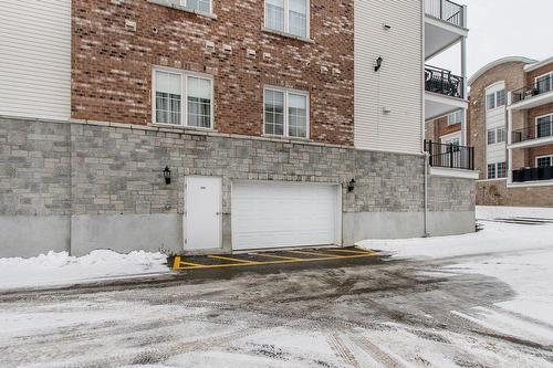 Garage - 203-645 Rue Montmartre, Mascouche, QC - Outdoor