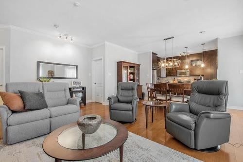 Salon - 203-645 Rue Montmartre, Mascouche, QC - Indoor Photo Showing Living Room