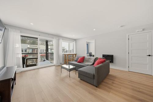 Salon - 7-900 Rue Du Gisement, Sherbrooke (Les Nations), QC - Indoor Photo Showing Living Room