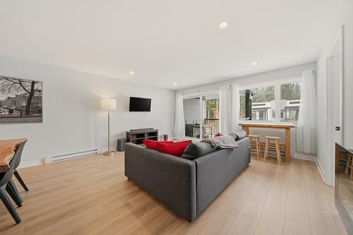 Salon - 7-900 Rue Du Gisement, Sherbrooke (Les Nations), QC - Indoor Photo Showing Living Room With Fireplace