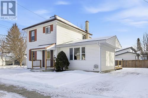18 COCKBURN STREET  Perth, ON K7H 2A9