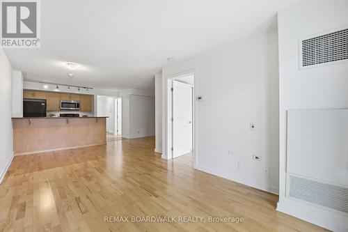 908 - 138 Somerset Street W, Ottawa, ON - Indoor Photo Showing Other Room