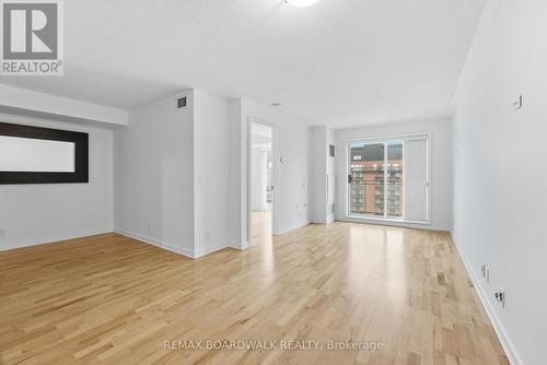 908 - 138 Somerset Street W, Ottawa, ON - Indoor Photo Showing Other Room