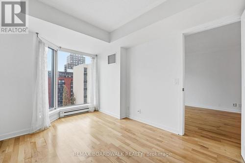 908 - 138 Somerset Street W, Ottawa, ON - Indoor Photo Showing Other Room