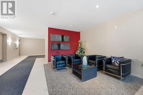 908 - 138 Somerset Street W, Ottawa, ON - Indoor Photo Showing Other Room