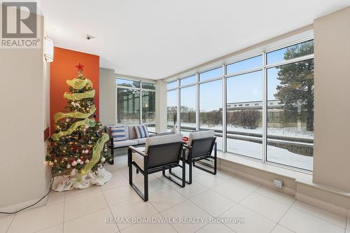 908 - 138 Somerset Street W, Ottawa, ON - Indoor Photo Showing Other Room