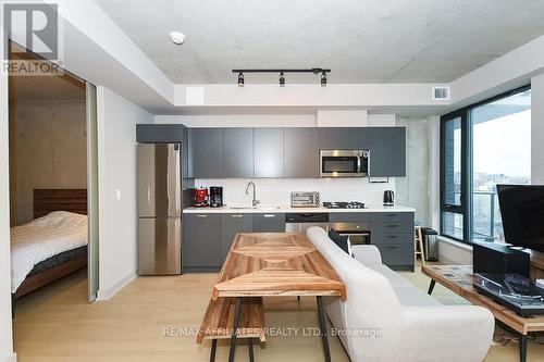 1709 - 203 Catherine Street, Ottawa, ON - Indoor Photo Showing Kitchen