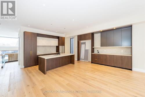 577 Melbourne Avenue, Ottawa, ON - Indoor Photo Showing Kitchen