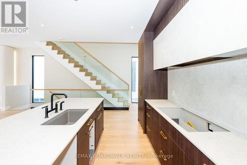 577 Melbourne Avenue, Ottawa, ON - Indoor Photo Showing Kitchen