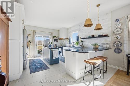 19 Senators Gate Drive, Perth, ON - Indoor Photo Showing Other Room