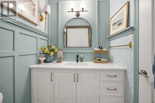 19 Senators Gate Drive, Perth, ON - Indoor Photo Showing Bathroom